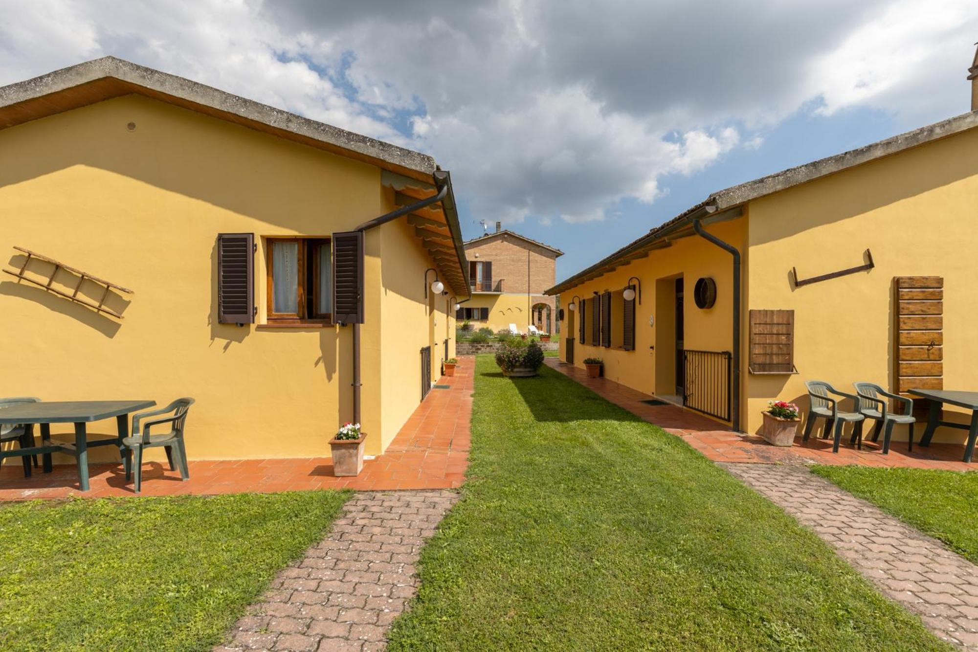 Agriturismo Metina appartamenti con piscina Acquaviva  Esterno foto